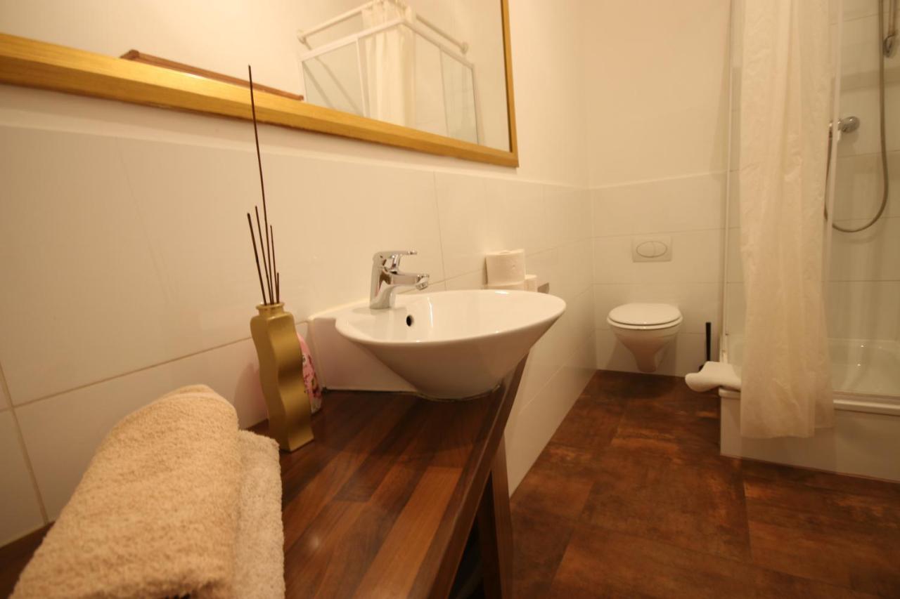 Moderne Studio Apartments Und 120Qm Wohnungen In Oberhausen, Ideal Fuer Geschaeftsreisende Und Monteure Oberhausen  Buitenkant foto
